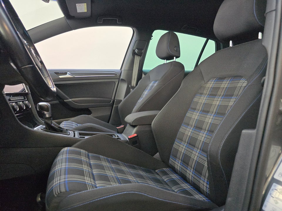 VW Golf VII 1,4 GTE DSG 5d