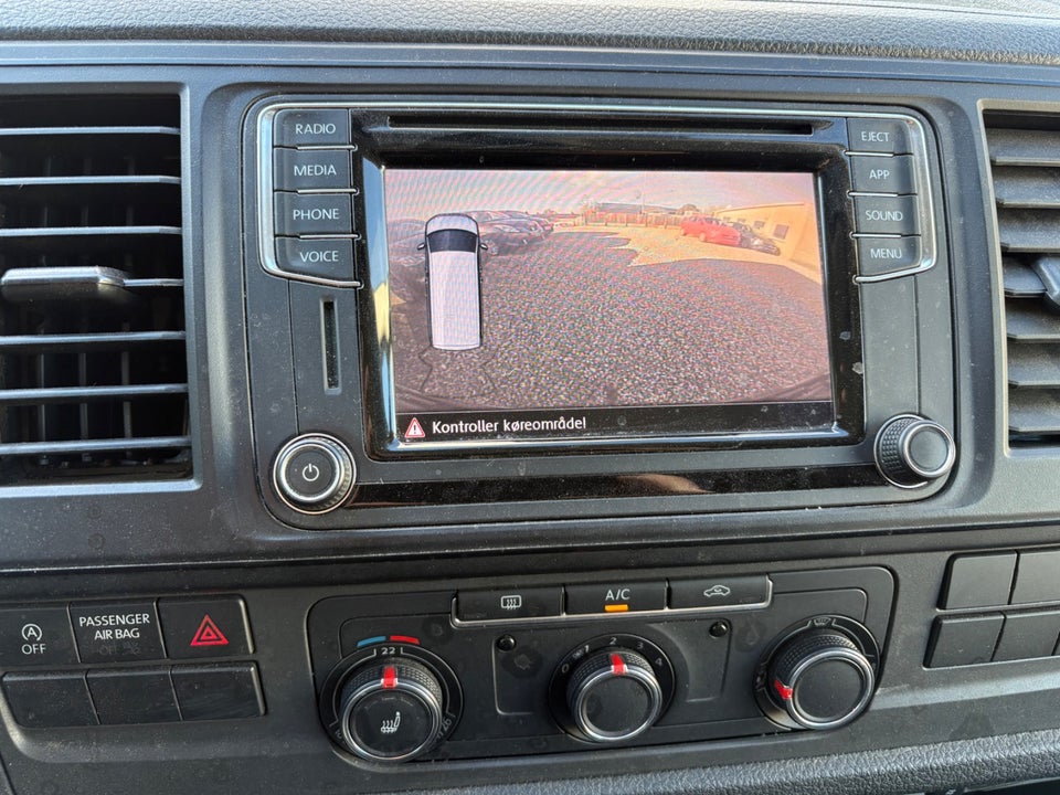 VW Transporter 2,0 TDi 150 Kassevogn lang