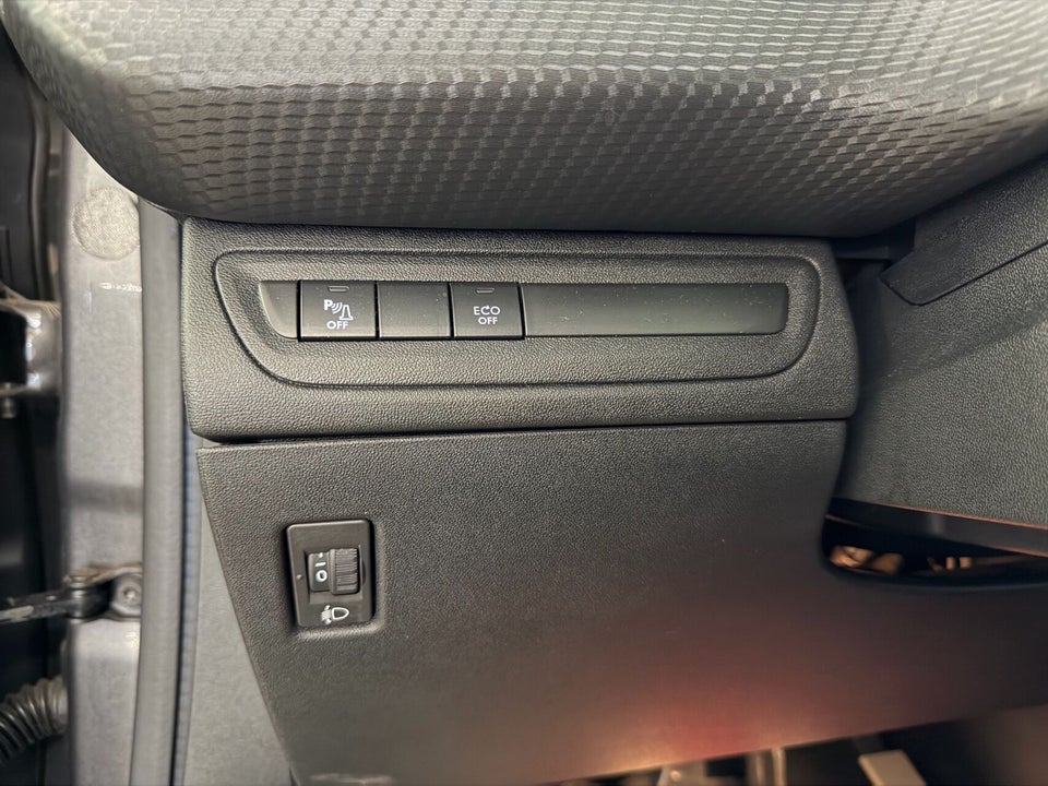 Peugeot 2008 1,6 BlueHDi 120 GT Line Sky 5d