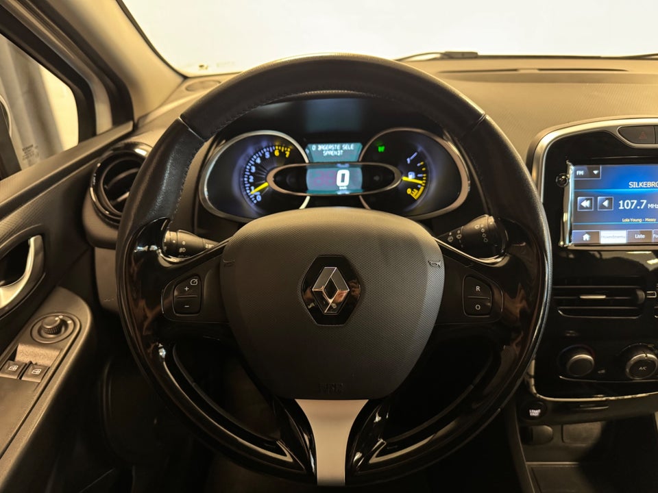 Renault Clio IV 1,2 16V Authentique Sport Tourer 5d