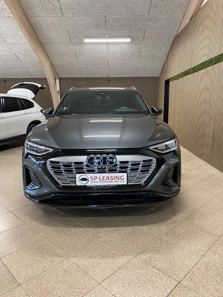 Audi Q8 e-tron 55 S-line quattro 5d