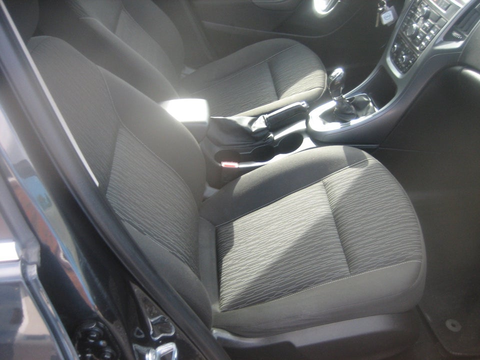 Opel Astra 1,4 T 140 Enjoy Sports Tourer 5d