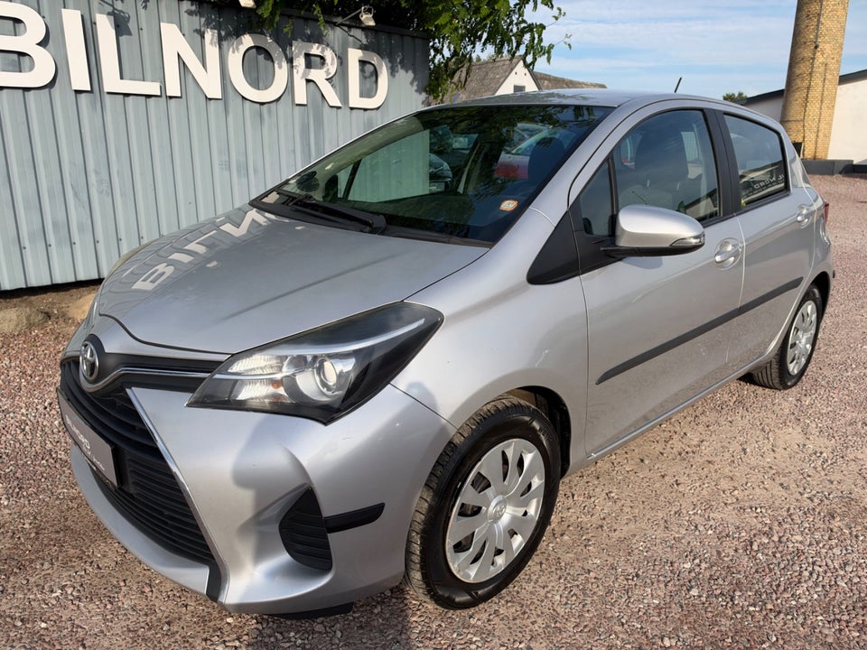 Toyota Yaris 1,3 VVT-i T2 5d