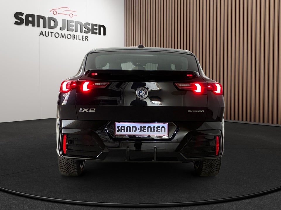 BMW iX2 eDrive20 M-Sport Premium 5d