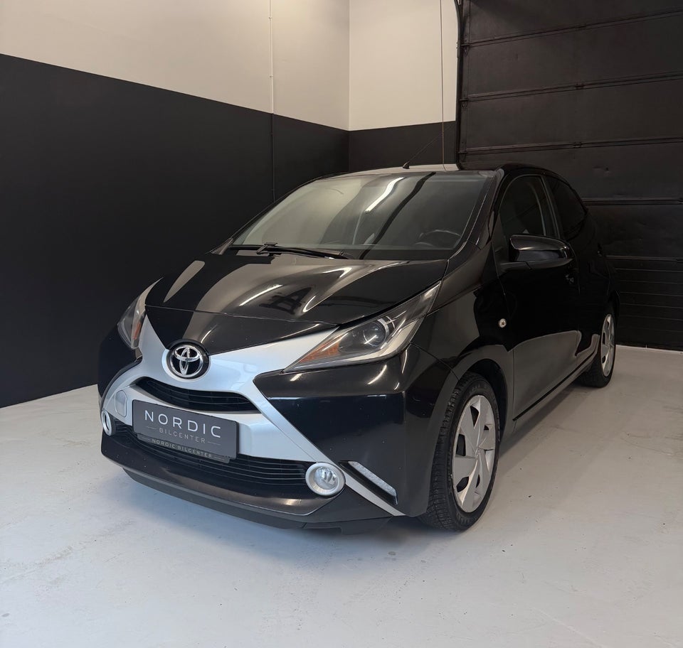Toyota Aygo 1,0 VVT-i x-black 5d