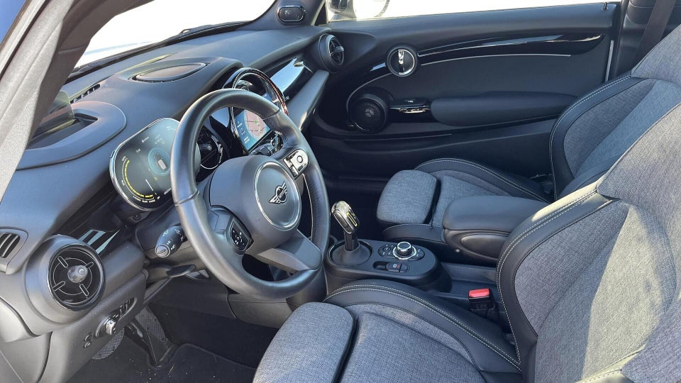 MINI Cooper SE Classic Trim 3d