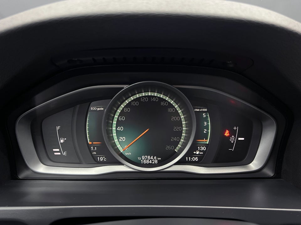 Volvo V60 CC 2,0 D3 150 Momentum 5d