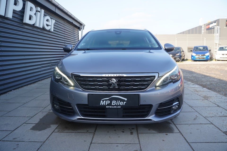 Peugeot 308 1,5 BlueHDi 130 Prestige Sky 5d