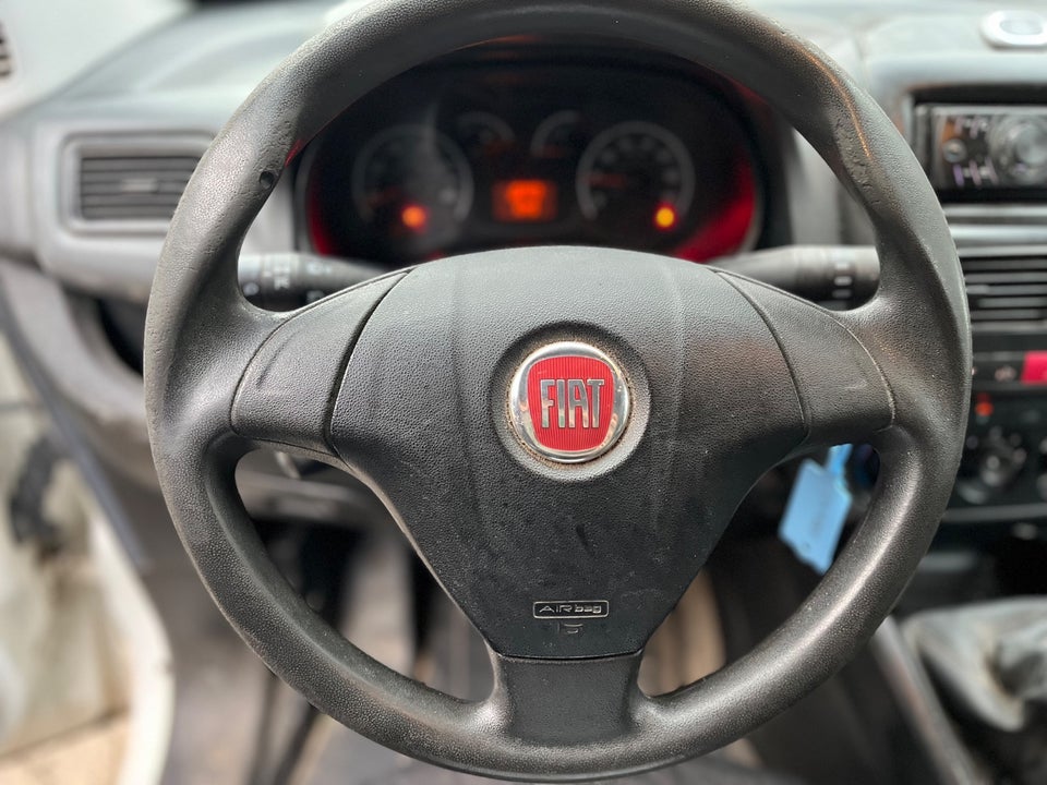 Fiat Doblò Cargo 1,3 MJT Basic L1 4d