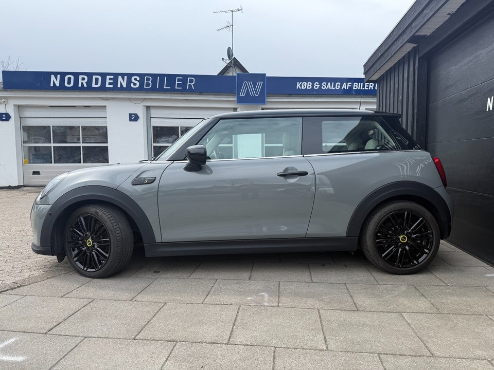 MINI Cooper SE Classic Trim 3d