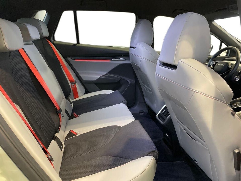 Skoda Elroq 85 iV Lodge 5d