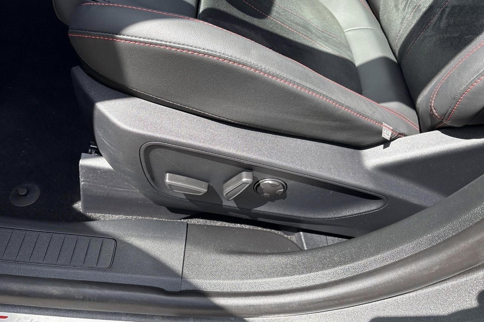 Ford Kuga 2,5 PHEV ST-Line X CVT 5d