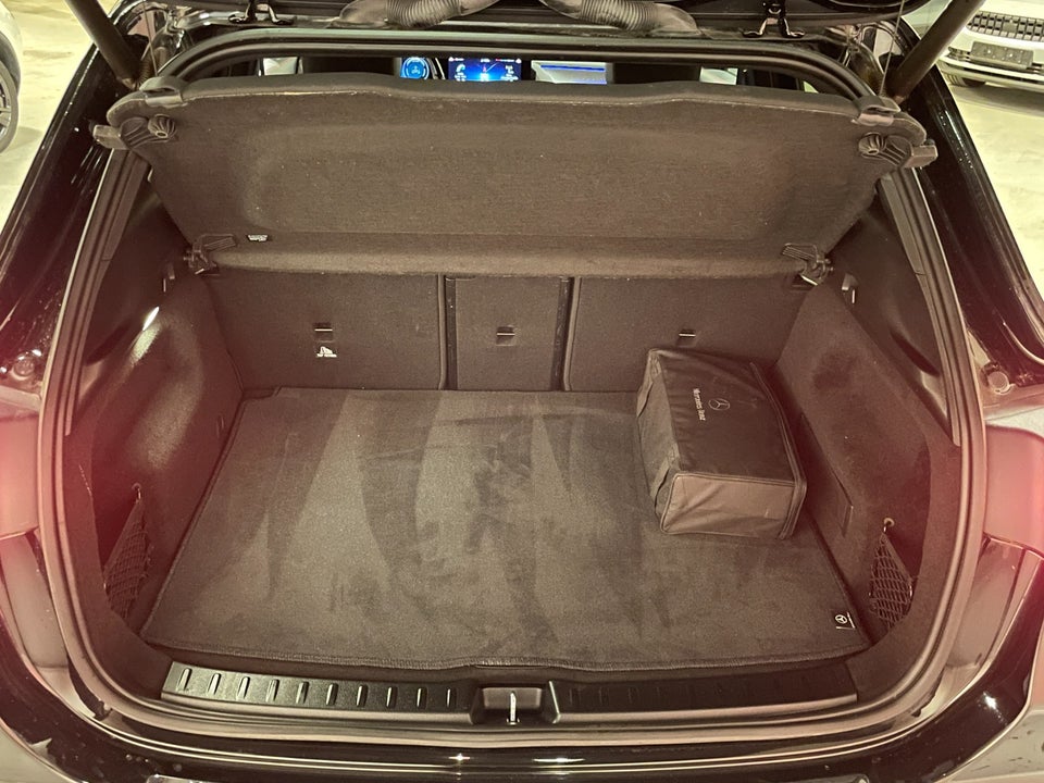 Mercedes EQA350 AMG Line 4Matic 5d