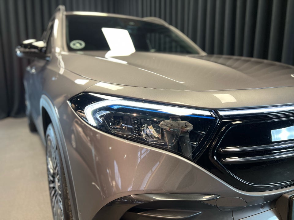 Mercedes EQB250+ AMG Line 5d
