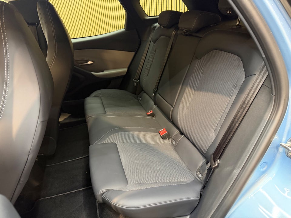 Ford Explorer 79 Select Extended Range AWD 5d
