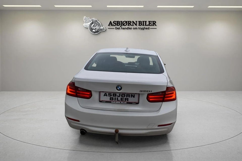 BMW 320i 2,0  4d