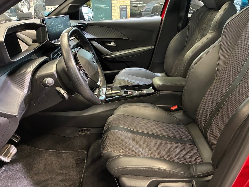 Peugeot e-208 50 GT Sky 5d