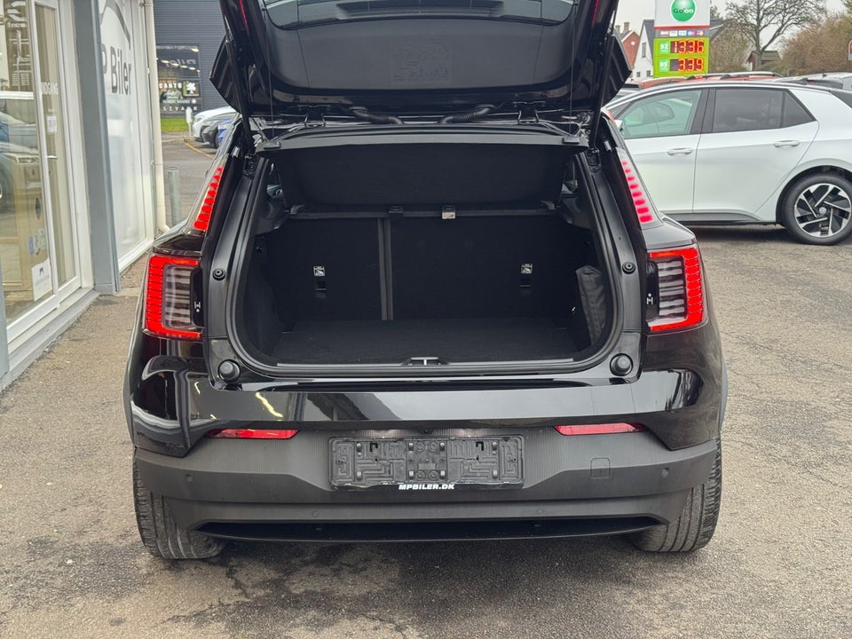 Volvo EX30 Standard Range Core 5d