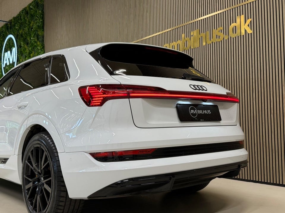 Audi e-tron 55 S-line quattro 5d