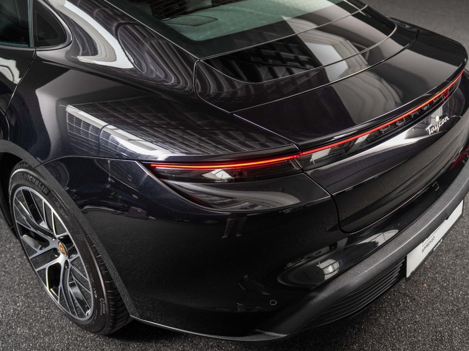 Porsche Taycan 4d