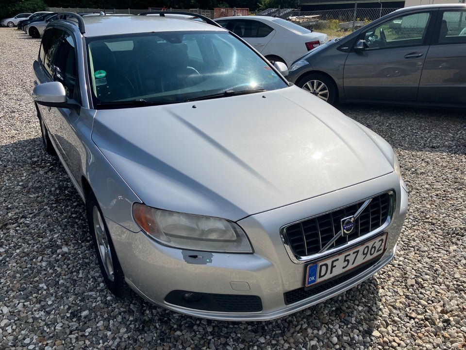 Volvo V70 2,4 D5 185 Momentum aut. 5d