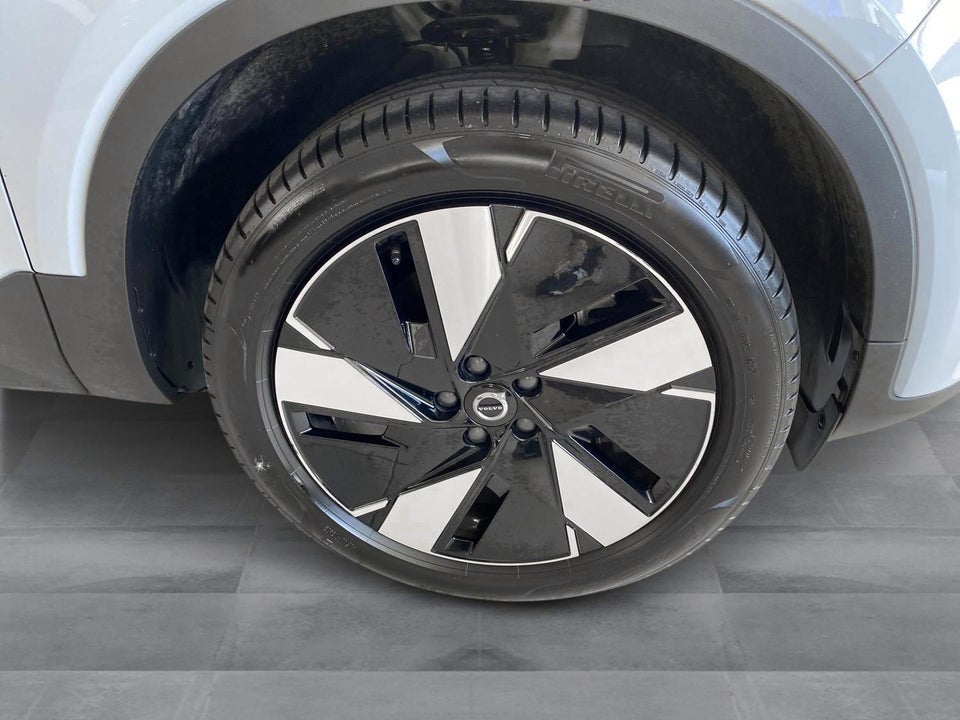 Volvo EX40 Extended Range Plus 5d