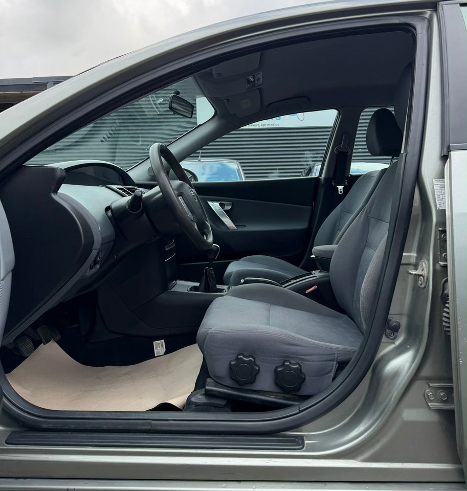 Nissan Primera 1,6 Acenta 5d
