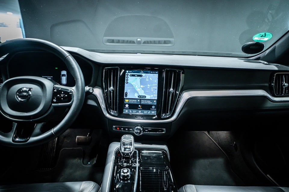 Volvo V60 2,0 T6 ReCharge Plus Dark aut. AWD 5d