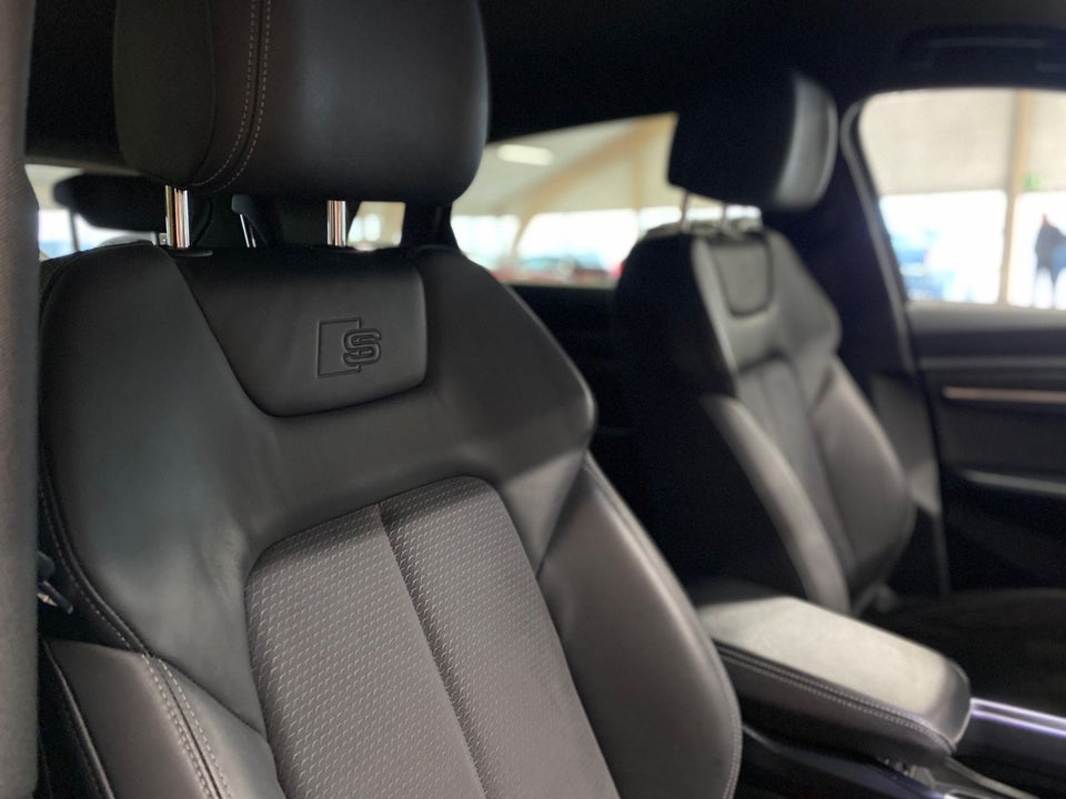 Audi Q8 e-tron 55 S-line quattro 5d