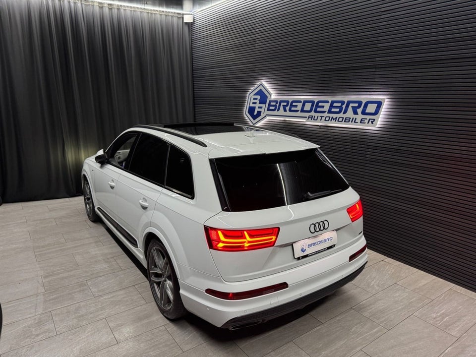 Audi Q7 3,0 TDi 272 S-line quattro Tiptr. 7prs 5d