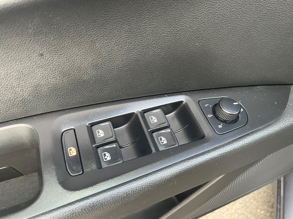 Seat Leon 1,6 TDi 110 Reference 5d