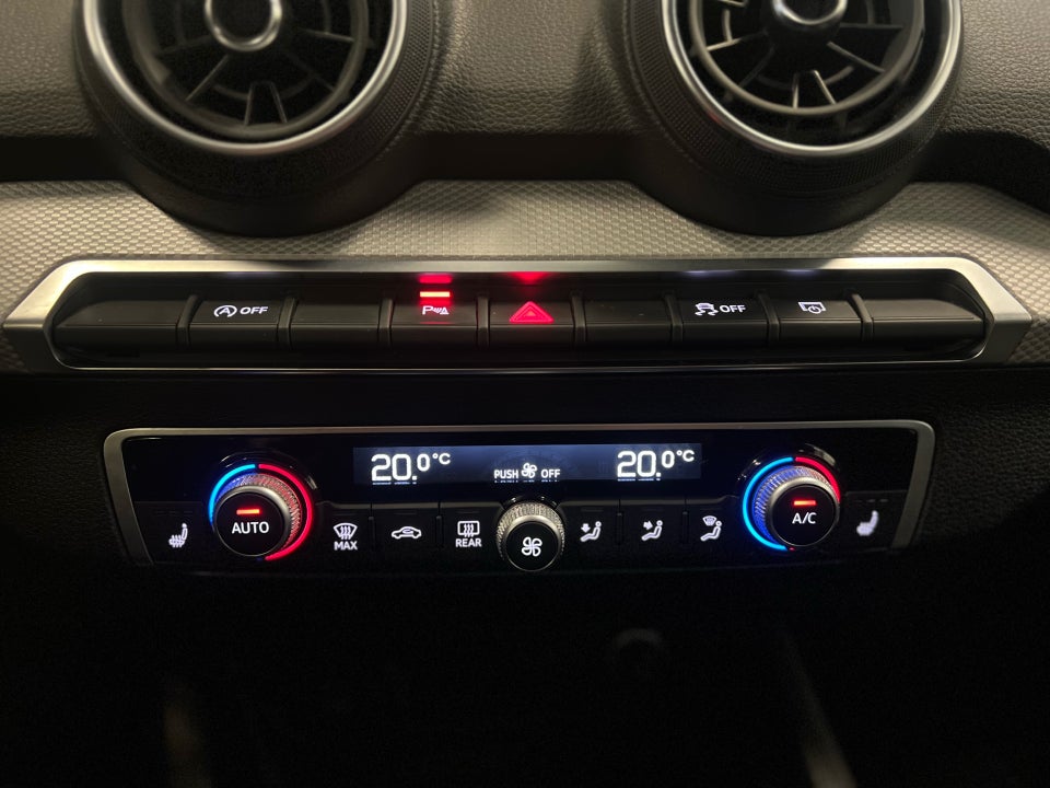 Audi Q2 35 TFSi Prestige S-tr. 5d