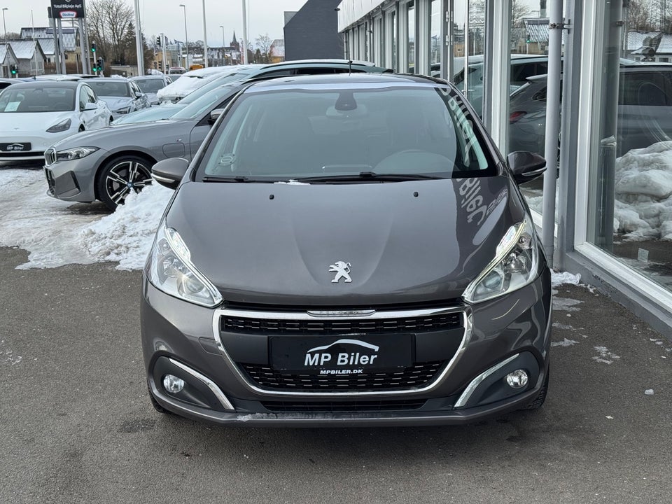 Peugeot 208 1,5 BlueHDi 100 Signature Sky 5d
