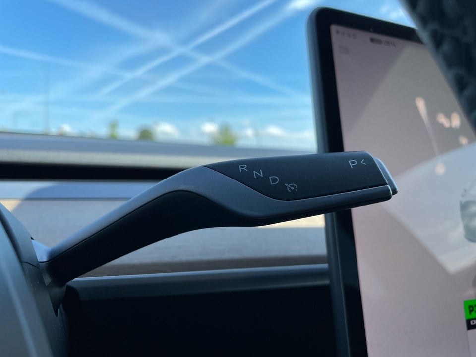 Tesla Model Y Long Range AWD 5d