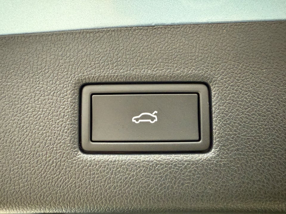 Ford Explorer 82 Premium Extended Range 5d