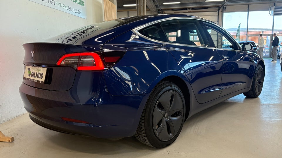 Tesla Model 3 Standard Range+ RWD 4d
