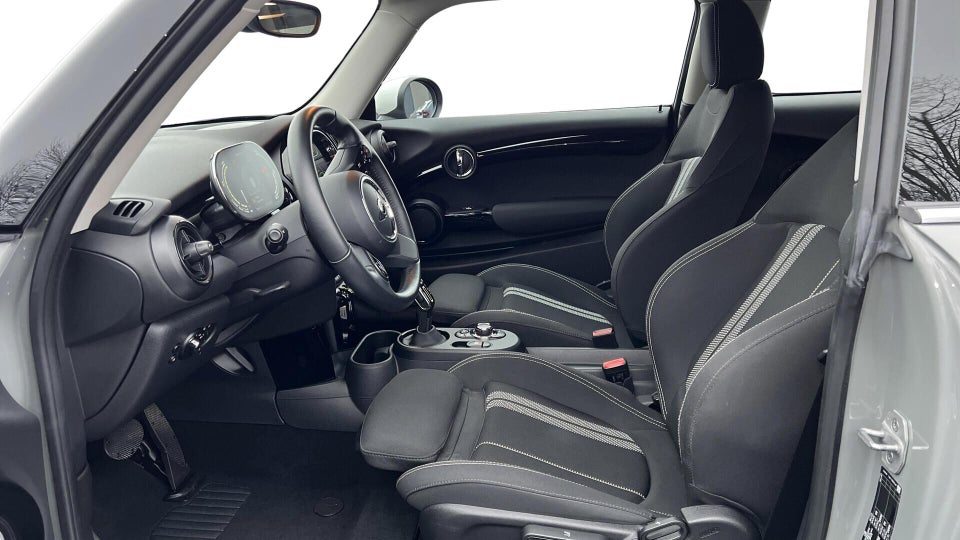 MINI Cooper SE Essential 3d