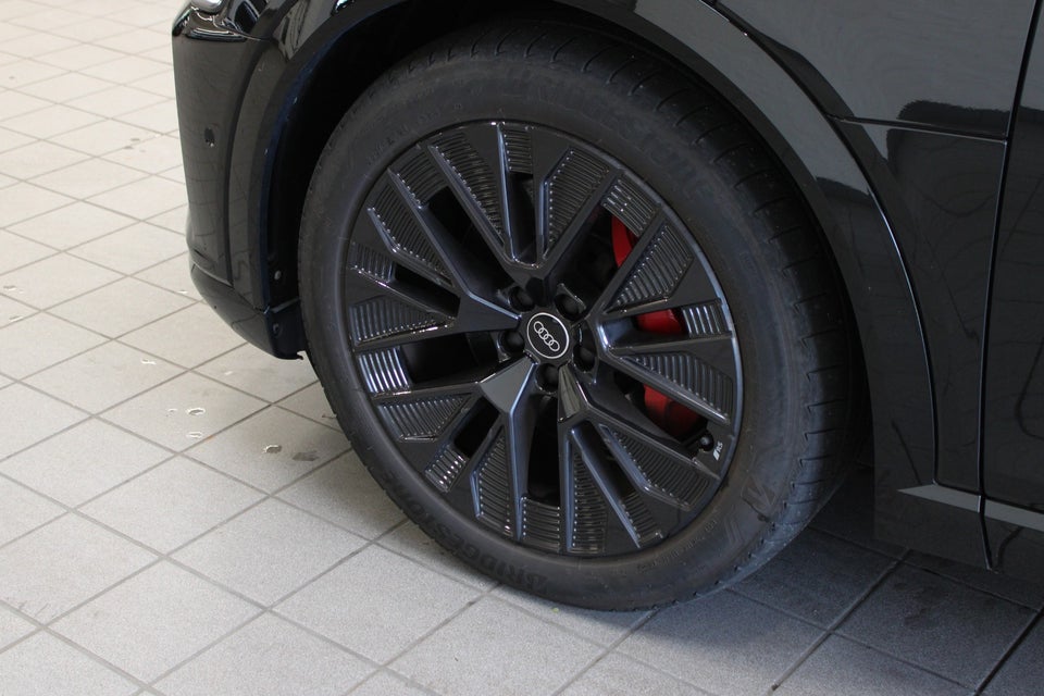 Audi Q8 e-tron 55 S-line quattro 5d