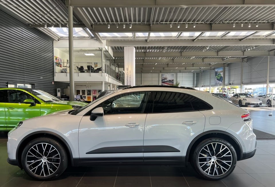 Porsche Macan 4 5d