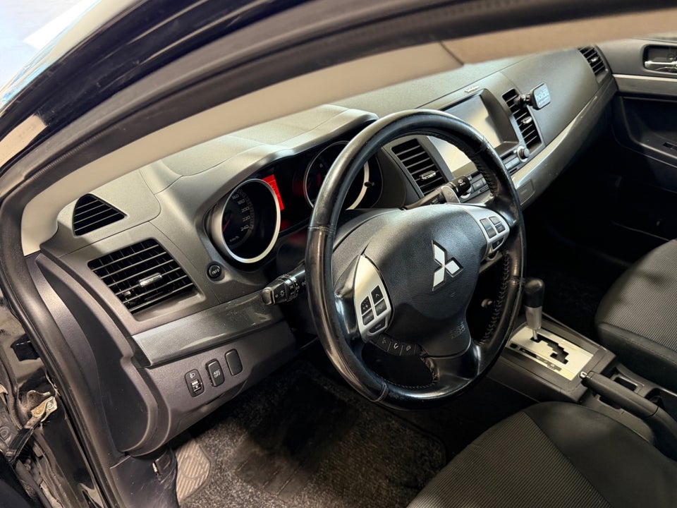 Mitsubishi Lancer 1,8 Intense SportSedan CVT 4d