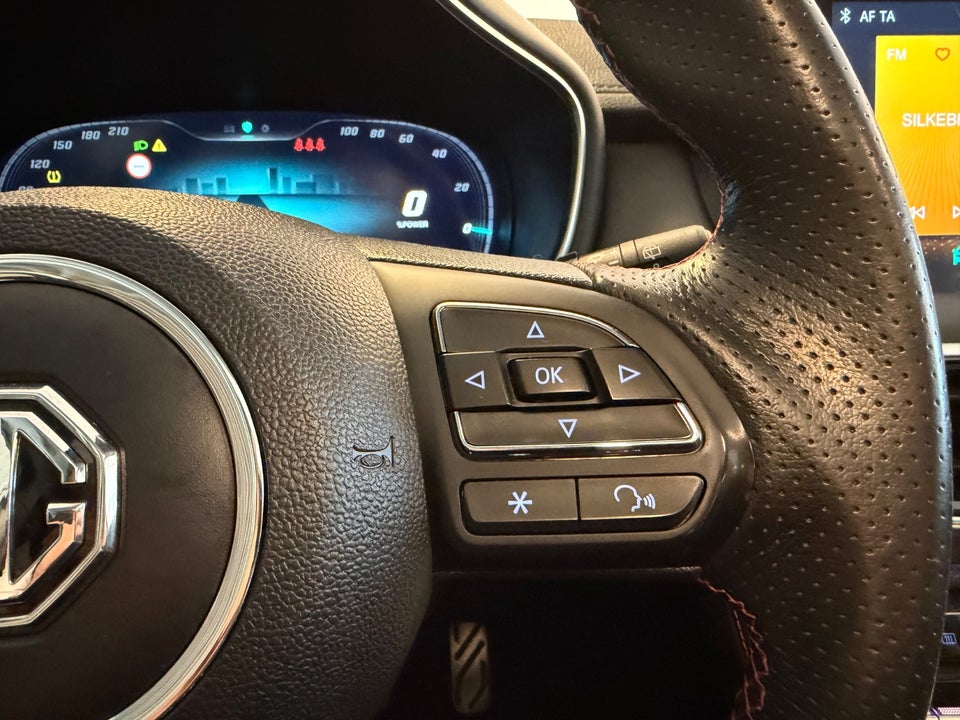 MG EHS 1,5 PHEV Luxury 5d