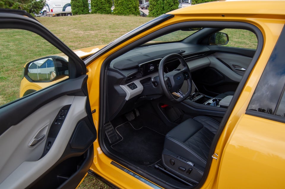Ford Capri 77 Premium Extended Range 5d