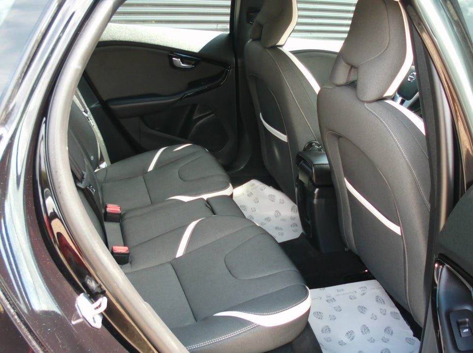 Volvo V40 1,5 T3 152 Momentum aut. 5d