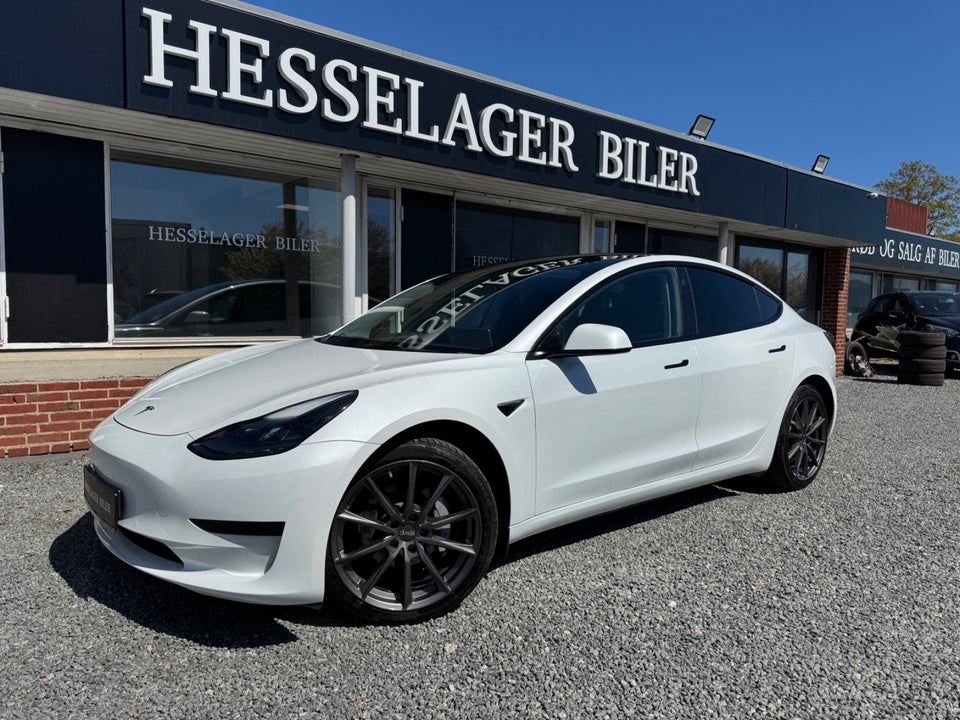 Tesla Model 3 Standard Range+ RWD 4d
