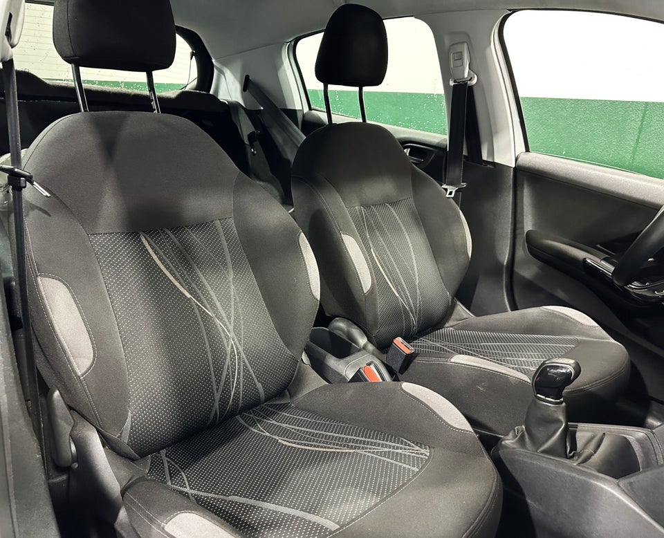 Peugeot 208 1,6 e-HDi 92 Active 5d