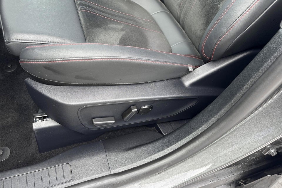 Ford Kuga 2,5 PHEV ST-Line X CVT 5d