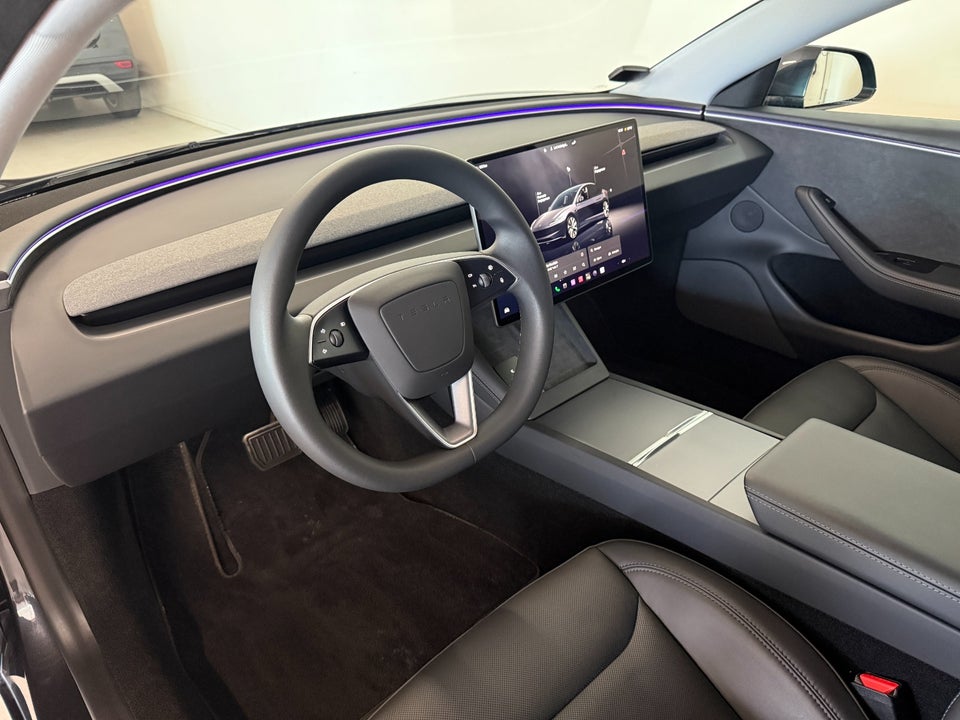 Tesla Model 3 Long Range AWD 4d