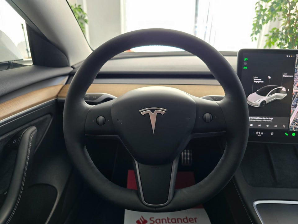 Tesla Model 3 Standard Range+ RWD 4d