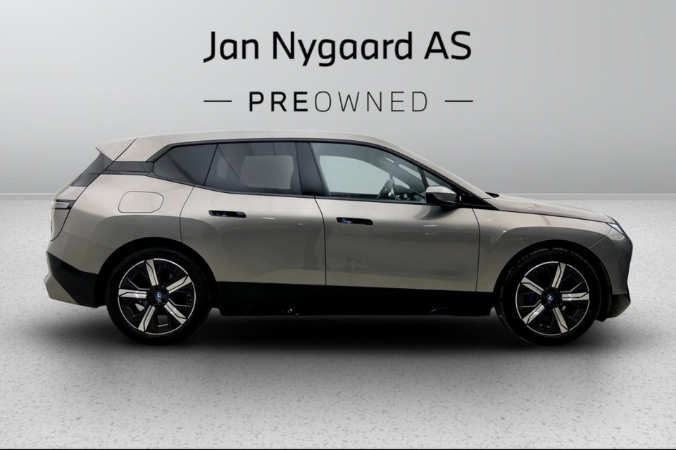 BMW iX xDrive40 Supercharged 5d