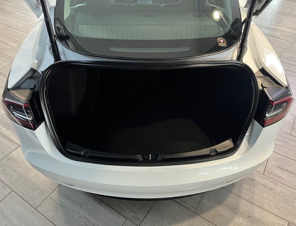 Tesla Model 3 Long Range RWD 4d